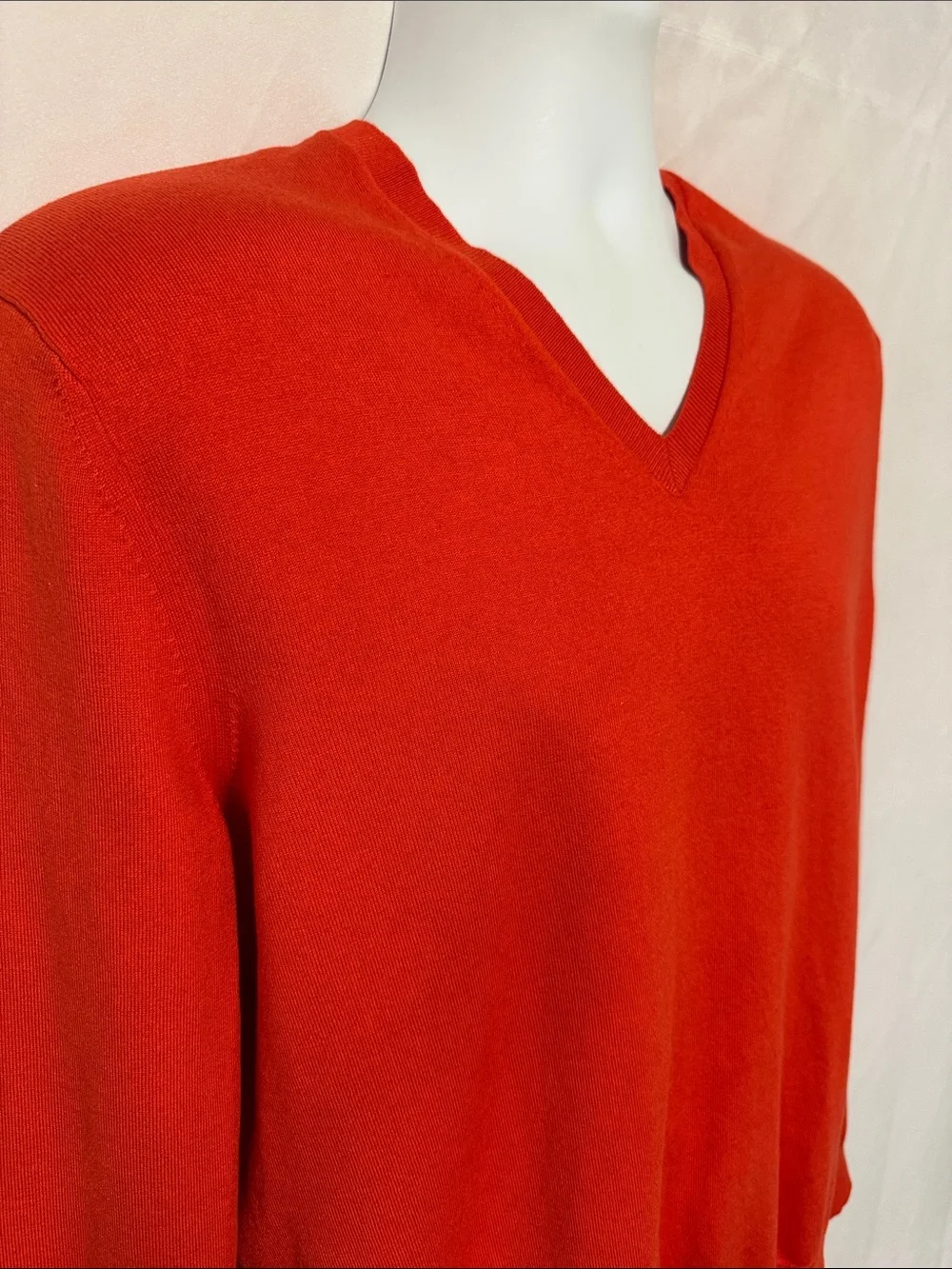 Banana Republic Men's V-Neck Sweater in Bright Red/orange. Size Medium